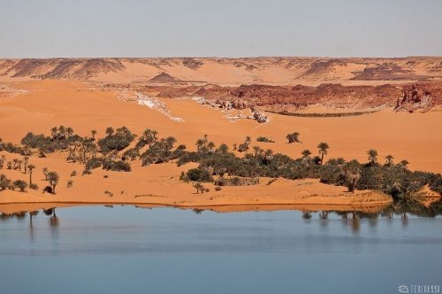 Озёра Унианги (Ounianga) в пустыне Сахара