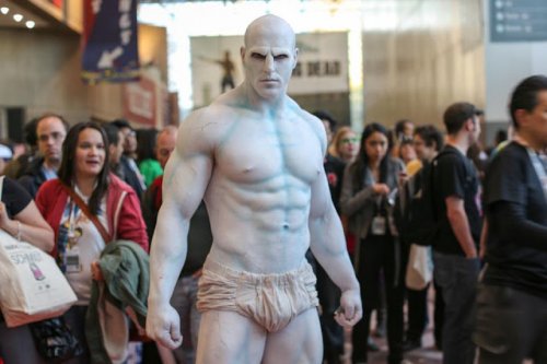 Костюм Инженера из фильма "Прометей" на выставке Comic Con в Нью-Йорке