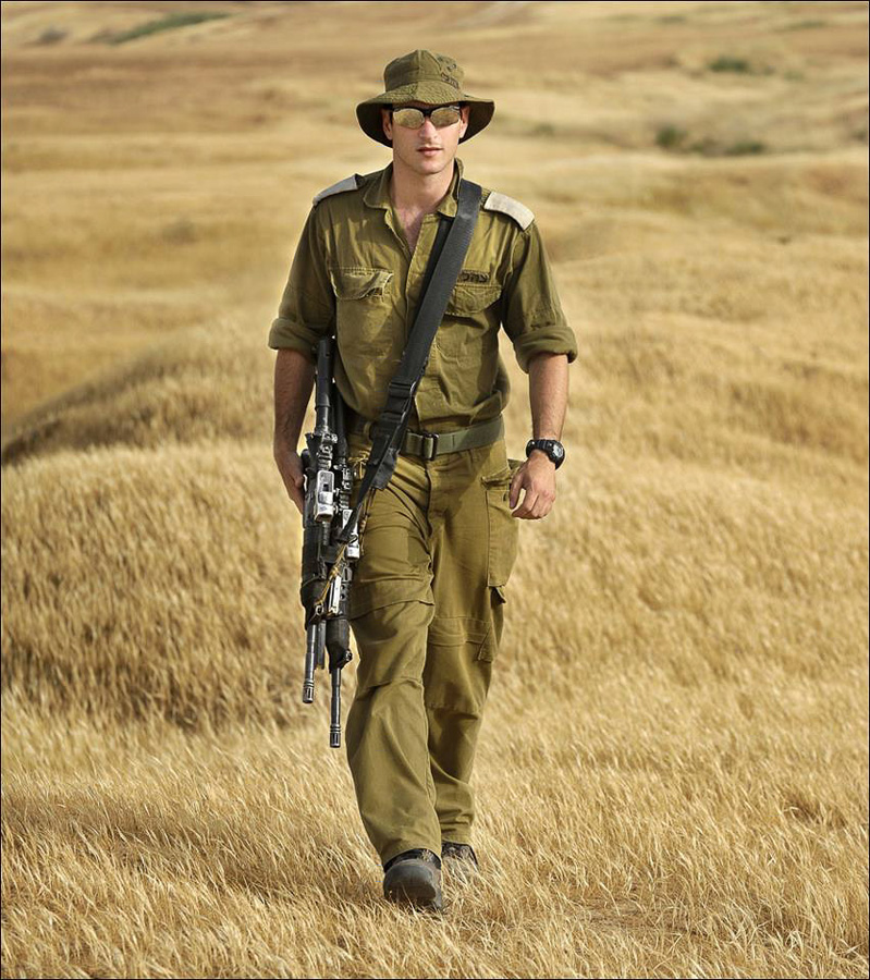 Сон мужчины в военной форме. ЦАХАЛ армия обороны Израиля. Солдаты ЦАХАЛ. Полевая форма солдата армии обороны Израиля.