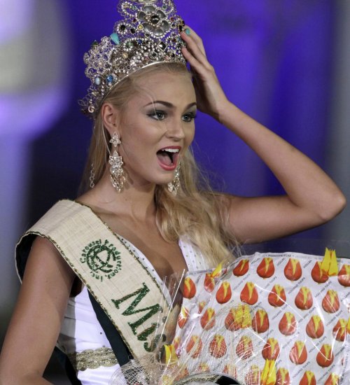 Блондинка из Чехии Тереза Файксова – обладательница титула "Miss Earth 2012"