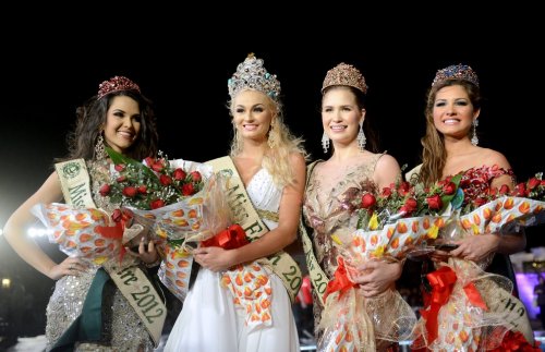 Блондинка из Чехии Тереза Файксова – обладательница титула "Miss Earth 2012"