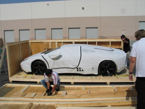 Распаковка новенького Lamborghini Reventon
