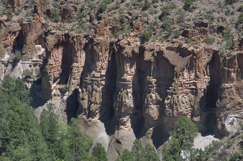 10 Невероятных мест, высеченных в скалах