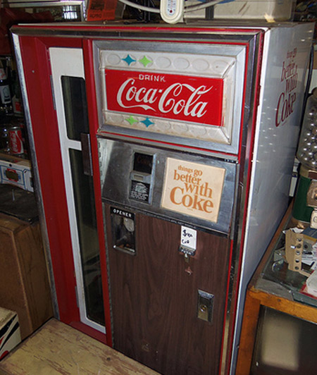 12 Самых прикольных автоматов по продаже Coca-Cola