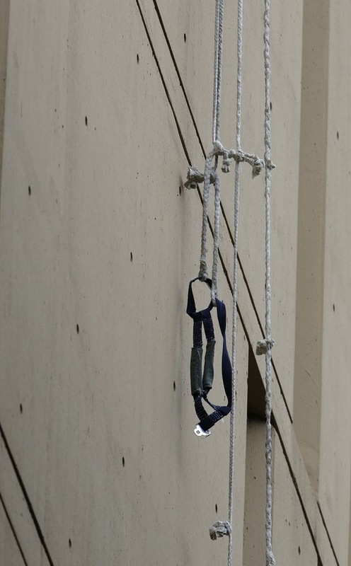Побег из тюрьмы-небоскреба на веревках из простыней