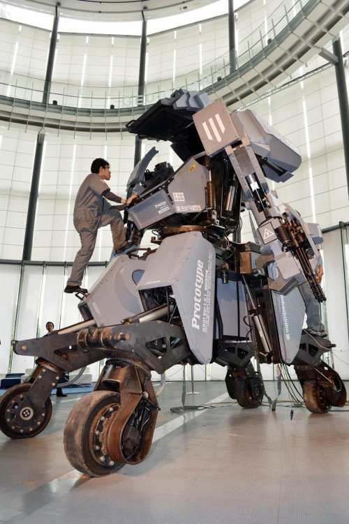 Робот Kuratas – четырехметровый гигант-трансформер
