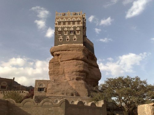 Дар аль-Хаджар – дворец на скале