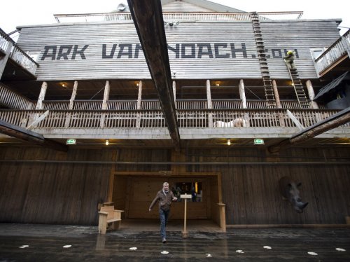 Реконструкция "Ноева Ковчега" в порту Схагена в Нидерландах