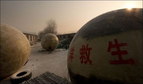 В Китае построили спасательные шары, в которых можно пережить Конец Света
