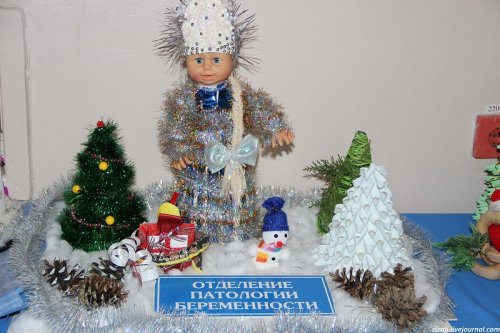 Новогодние поделки, созданные работниками севастопольского роддома