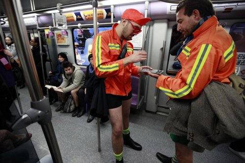 Поездка на метро без штанов – веселый флешмоб, прошедший в 60-ти городах мира