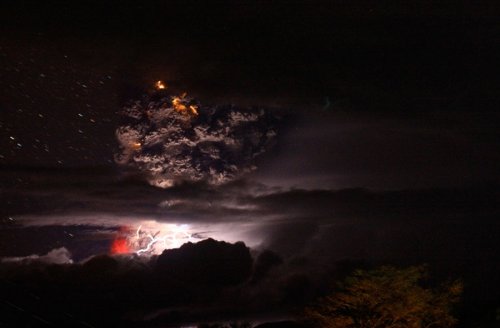 Впечатляющие снимки вулканических молний (20 шт)
