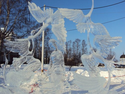 Великолепные ледяные скульптуры (17 фото)