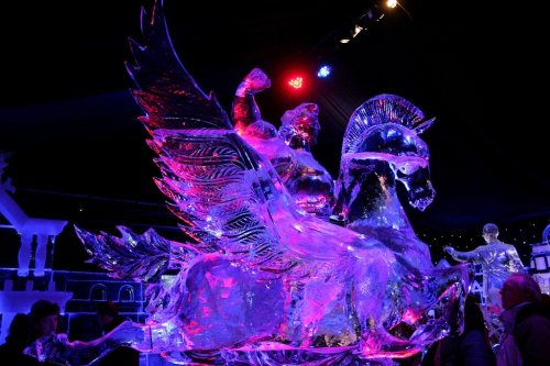 Великолепные ледяные скульптуры (17 фото)