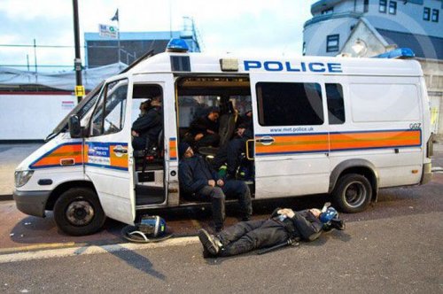 Полицейские будни в прикольных фотографиях (39 шт)