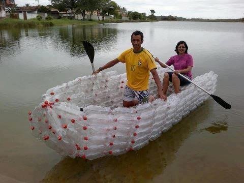 Вторая жизнь пластиковых бутылок: лодки (15 фото)