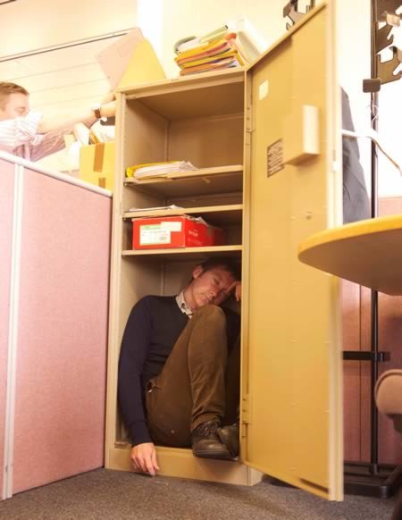 12 Самых смешных людей, которых застали спящими на работе