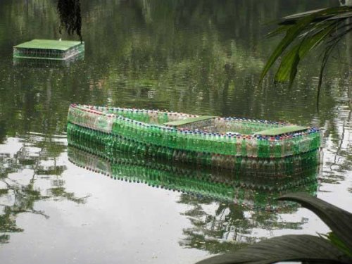 Вторая жизнь пластиковых бутылок: лодки (15 фото)