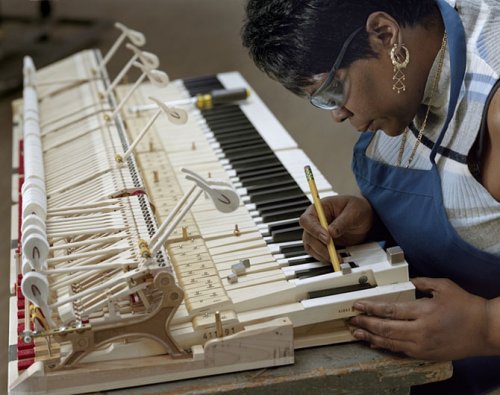 Фототур по фабрике по производству фортепиано Steinway & Sons (28 фото)
