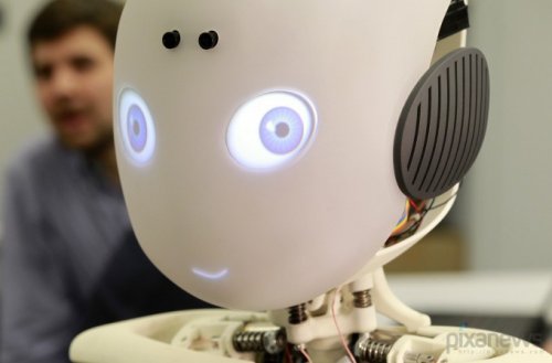Roboy – робот-мальчик, который будет помогать пожилым людям в быту (8 фото)