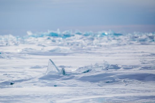Прогулка по замёрзшему Байкалу (25 фото)