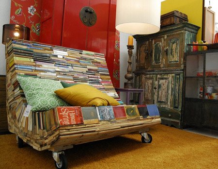 10 Самых креативных предметов мебели на книжную тематику