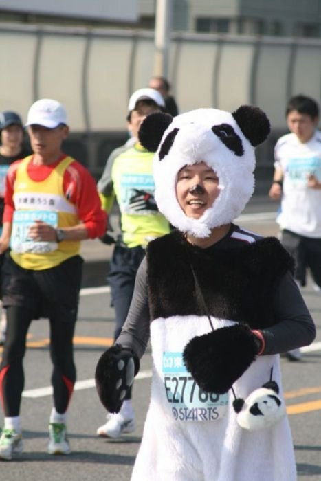 Весельчаки токийского марафона (36 фото)