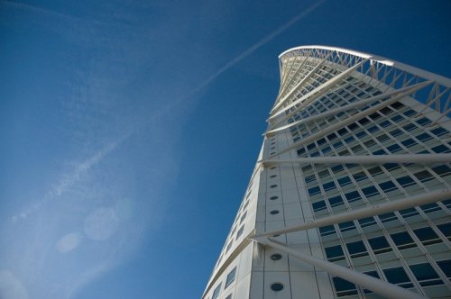 Необычные небоскрёбы спиралевидной конструкции (30 фото)