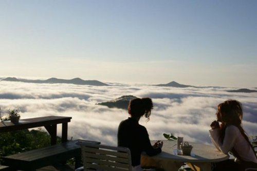 Терраса Ункай на курорте Томаму – магическое место над облаками