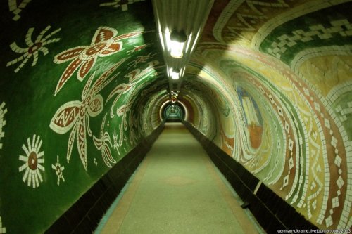 Сказочный тоннель к морю в одесском санатории (23 фото)