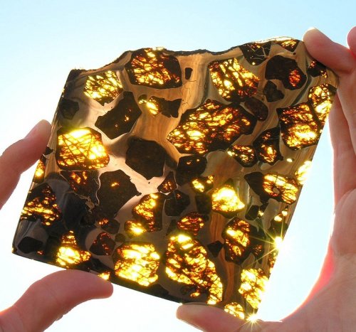 Прекрасный метеорит Фукан (8 фото)