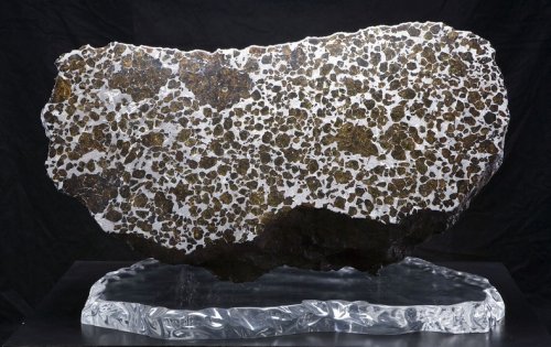Прекрасный метеорит Фукан (8 фото)
