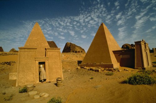10 Величайших альтернативных пирамид со всего мира