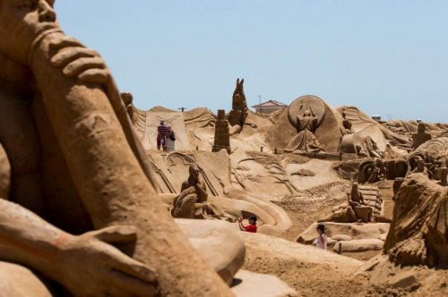 Фестиваль песчаных фигур в Португалии (11 фото)