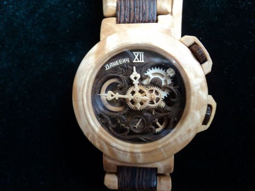 Потрясающие наручные часы из дерева от Валерия Даневич