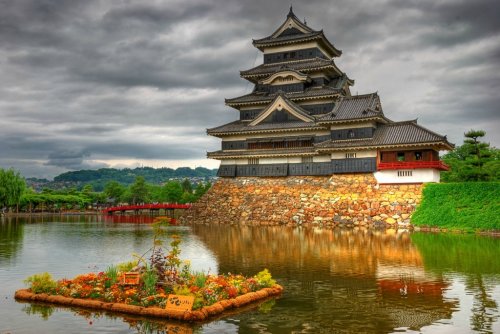 Замок Мацумото – самый красивый в Японии замок на воде (10 фото)