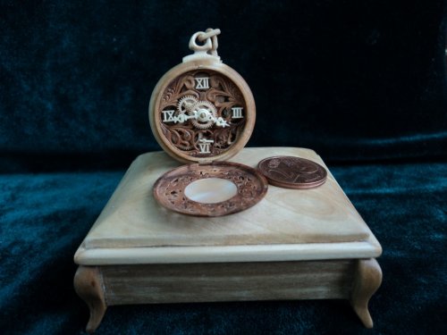 Деревянные часы от Валерия Даневич (15 фото)