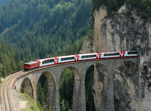 10 Захватывающих маршрутов поездов со всего мира