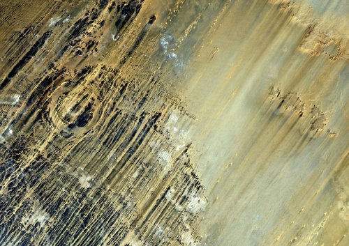Пустыни Земли: вид со спутника (20 фото)