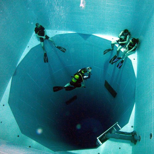 Nemo 33 – самый глубокий крытый бассейн для дайвинга (13 фото)