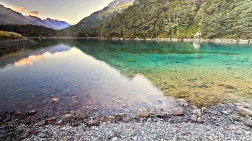 Кристально прозрачная вода Голубого озера в Новой Зеландии (11 фото)