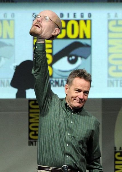 Необычное появление Брайана Крэнстона на Comic-Con International 2013 (9 фото)