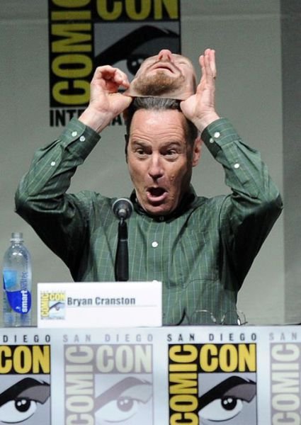 Необычное появление Брайана Крэнстона на Comic-Con International 2013 (9 фото)