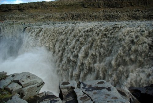 Деттифосс – самый мощный водопад в Европе (12 фото)