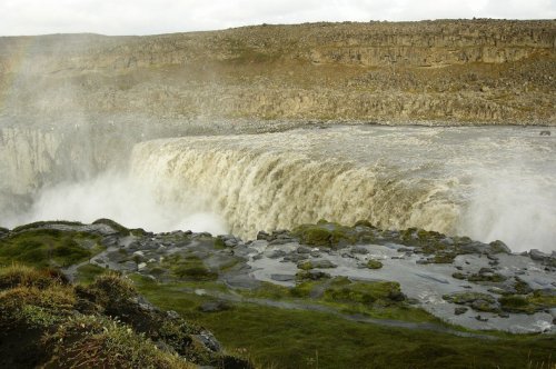 Деттифосс – самый мощный водопад в Европе (12 фото)