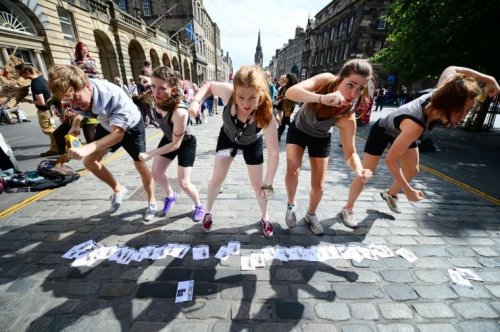 В Эдинбурге проходит фестиваль искусств Fringe (21 фото)
