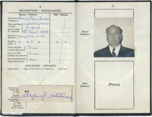 Знаменитые личности и их паспорта (19 фото)