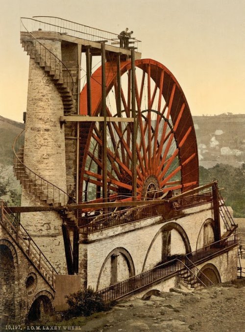 Колесо Лакси: самое большое функционирующее водоподъёмное колесо в мире (14 фото)