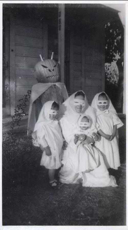 Костюмы на Хэллоуин из прошлого (20 фото)
