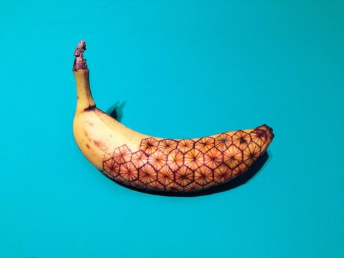 Граффити на бананах от Марты Гросси (13 фото)